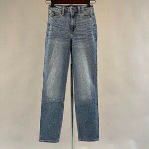 Hollister Women's Ultra High-Rise Mom Jean Size1R, W25/L27